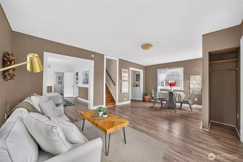 Living - 1711 24th St, Everett, WA 98201 photo 2 of 4