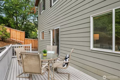 Exterior - 23220 27th Dr SE, Bothell, WA 98021 photo 3 of 4