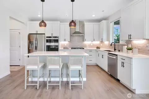 Kitchen - 1159 Williams Pl, Enumclaw, WA 98022 photo 3 of 6