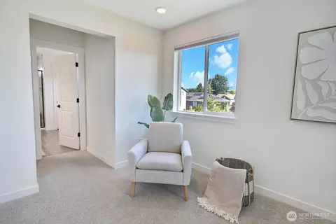 Entry Way - 1159 Williams Pl, Enumclaw, WA 98022 photo 4 of 4