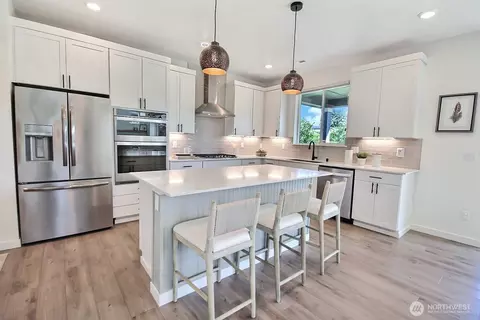 Kitchen - 1159 Williams Pl, Enumclaw, WA 98022 photo 2 of 6