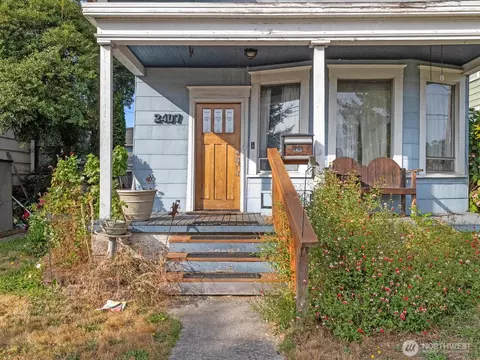 Exterior - 2407 Everett Ave, Everett, WA 98201 photo 3 of 6