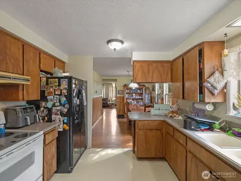 Kitchen - 2407 Everett Ave, Everett, WA 98201 photo 5 of 5