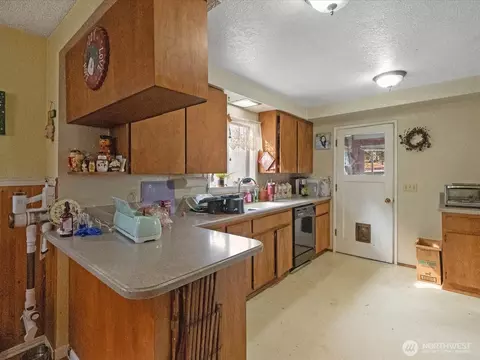 Kitchen - 2407 Everett Ave, Everett, WA 98201 photo 1 of 5