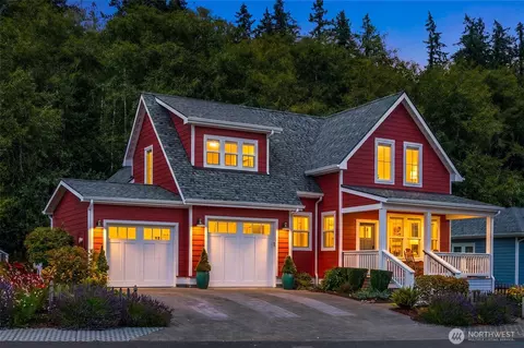 300 Anchor Ln, Port Ludlow, WA 98365