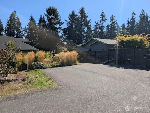 Exterior - 223 Clover Ct, Langley, WA 98260 photo 8 of 9