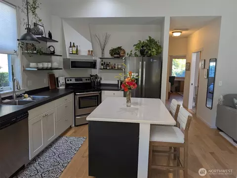 Kitchen - 223 Clover Ct, Langley, WA 98260 photo 6 of 6