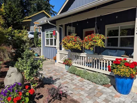 Exterior - 223 Clover Ct, Langley, WA 98260 photo 2 of 9
