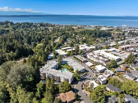 550 Elm Way #105, Edmonds, WA 98020