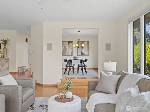 Living - 5032 Narbeck Ave, Everett, WA 98203 photo 2 of 6