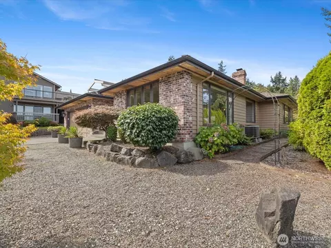 Exterior - 5032 Narbeck Ave, Everett, WA 98203 photo 2 of 7