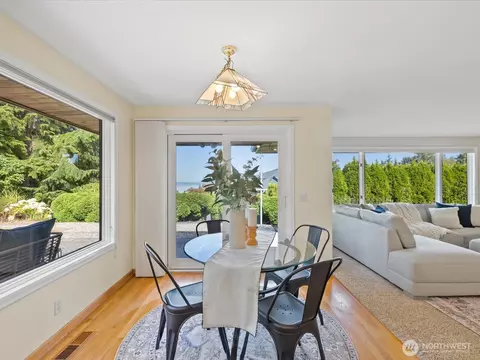 Dining - 5032 Narbeck Ave, Everett, WA 98203 photo 3 of 3