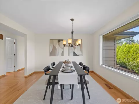 Dining - 5032 Narbeck Ave, Everett, WA 98203 photo 1 of 3