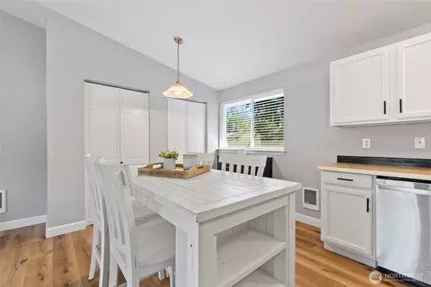 Kitchen - 25513 33rd Ave E, Spanaway, WA 98387 photo 4 of 4