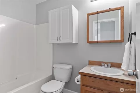 Bath - 25513 33rd Ave E, Spanaway, WA 98387 photo 2 of 2