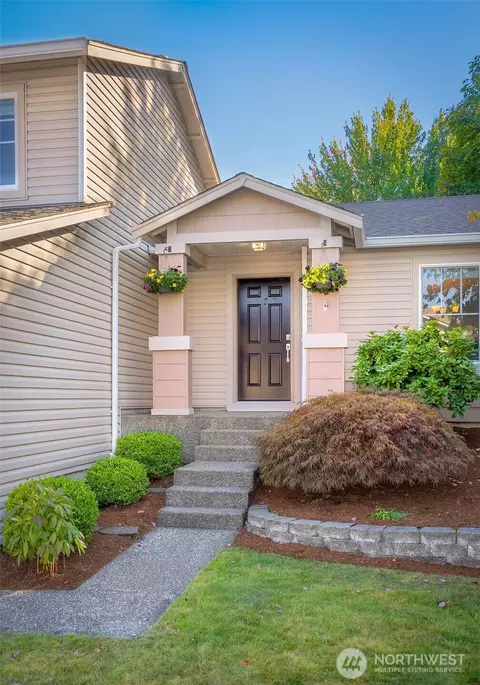 Entry Way - 5022 146th St SE, Everett, WA 98208 photo 1 of 1