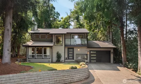 10345 36th Ave NE, Seattle, WA 98125