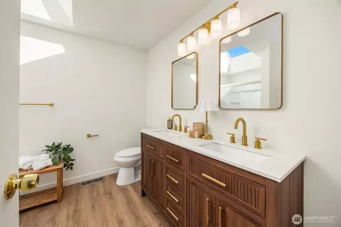 Bath - 11825 NE 167th St, Bothell, WA 98011 photo 1 of 2