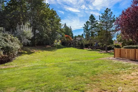 Exterior - 11825 NE 167th St, Bothell, WA 98011 photo 4 of 5