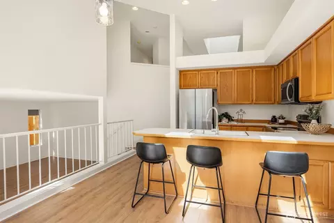 Kitchen - 11825 NE 167th St, Bothell, WA 98011 photo 2 of 4
