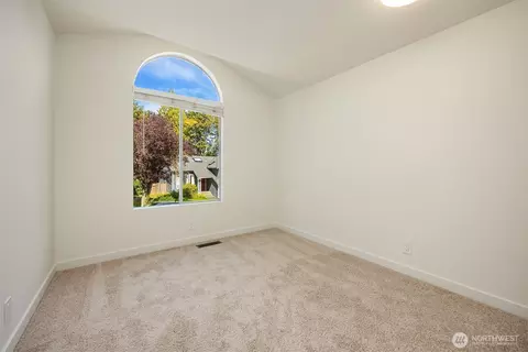 Bedroom - 11825 NE 167th St, Bothell, WA 98011 photo 3 of 4