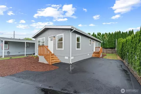 1635 W Side Hwy #8, Kelso, WA 98626