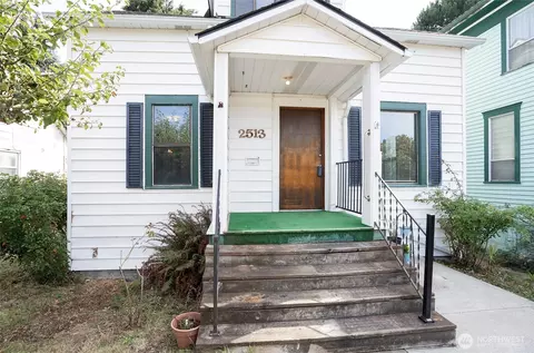 Exterior - 2513 Cedar St, Everett, WA 98201 photo 2 of 4