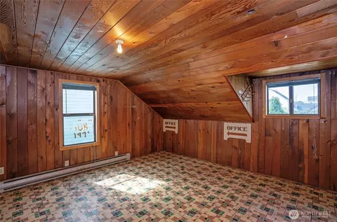 Bedroom - 2513 Cedar St, Everett, WA 98201 photo 9 of 10