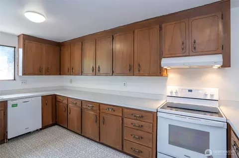 Kitchen - 2513 Cedar St, Everett, WA 98201 photo 1 of 3