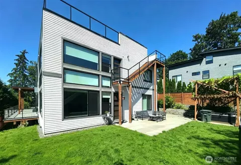 3621 Lincoln Ave NE, Renton, WA 98056