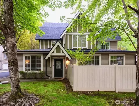 18282 NE 97th Way #105, Redmond, WA 98052