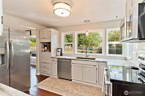 Kitchen - 2871 Initial Ave, Enumclaw, WA 98022 photo 1 of 3