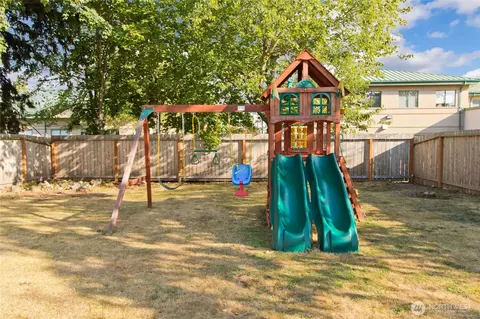 Exterior - 2871 Initial Ave, Enumclaw, WA 98022 photo 5 of 9