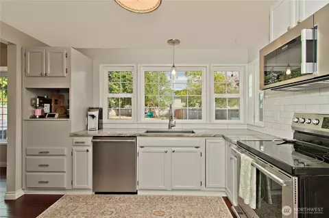 Kitchen - 2871 Initial Ave, Enumclaw, WA 98022 photo 3 of 3