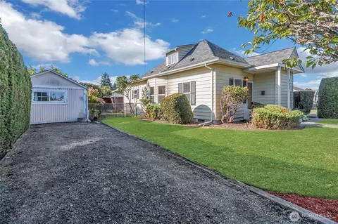 922 6th Ave SW, Puyallup, WA 98371