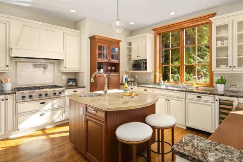 Kitchen - 1612 38th Ave E, Seattle, WA 98112 photo 2 of 3