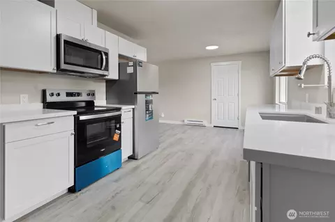Kitchen - 117 176th St E, Spanaway, WA 98387 photo 2 of 5