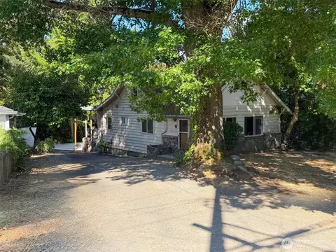 2416 S 128th St, Seatac, WA 98168
