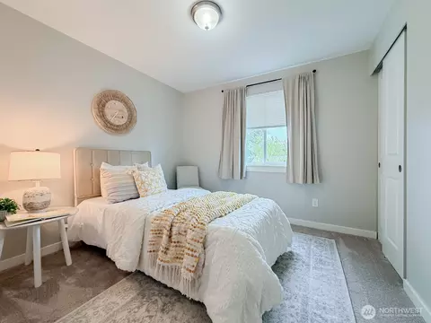 Bedroom - 15003 108th Pl NE, Bothell, WA 98011 photo 4 of 6