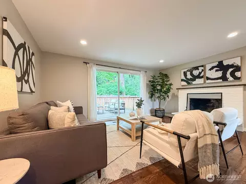 Living - 15003 108th Pl NE, Bothell, WA 98011 photo 3 of 5
