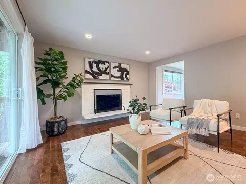 Living - 15003 108th Pl NE, Bothell, WA 98011 photo 2 of 5