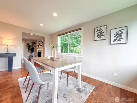 Dining - 15003 108th Pl NE, Bothell, WA 98011 photo 2 of 3