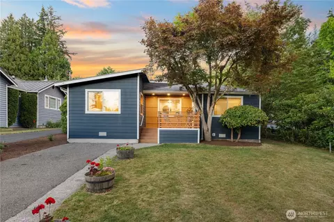 12032 38th Ave NE, Seattle, WA 98125