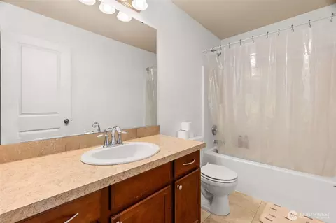 Bath - 7377 Radius Loop SE, Olympia, WA 98513 photo 2 of 2