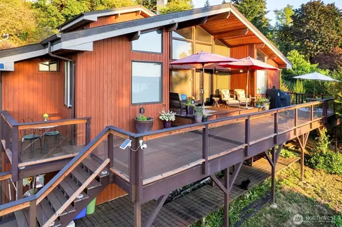 5115 Varco Rd NE, Tacoma, WA 98422