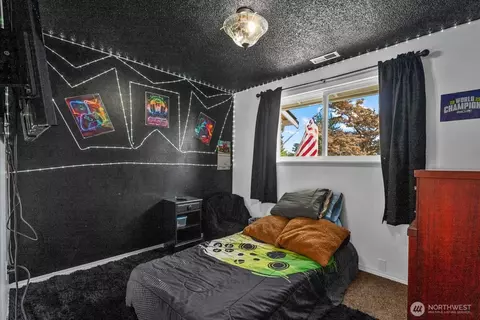 Bedroom - 19408 9th Ave E, Spanaway, WA 98387 photo 3 of 6