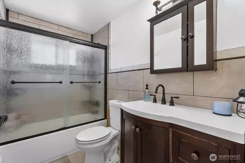 Bath - 19408 9th Ave E, Spanaway, WA 98387 photo 1 of 1