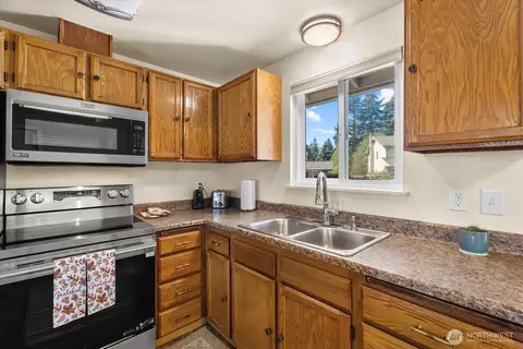 Kitchen - 19408 9th Ave E, Spanaway, WA 98387 photo 1 of 2