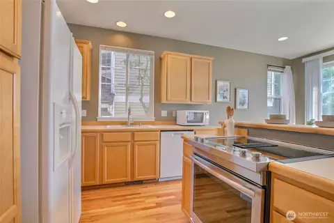 Kitchen - 13021 NE 182nd Pl #A, Bothell, WA 98011 photo 1 of 2