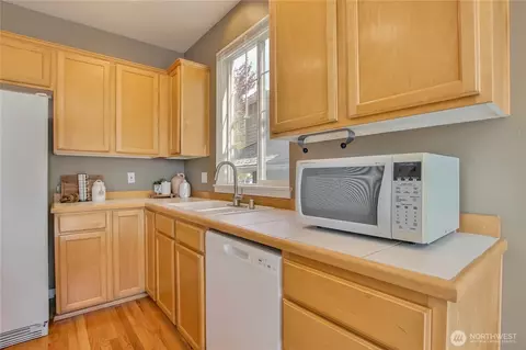 Kitchen - 13021 NE 182nd Pl #A, Bothell, WA 98011 photo 2 of 2